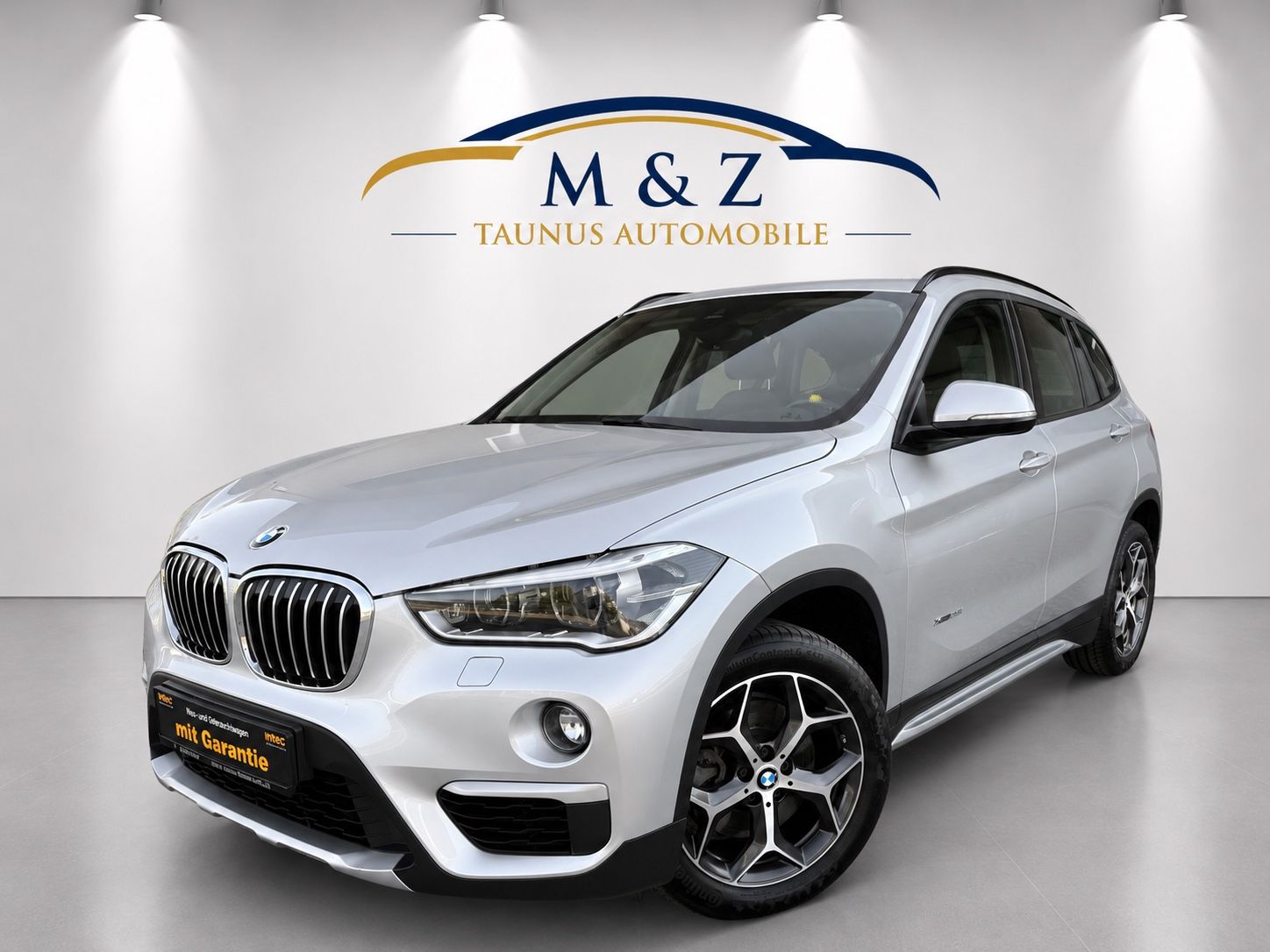 BMW X1 xDrive 20 i xLine/LED/NAVI/LEDER/PDC/SHZ/AHK