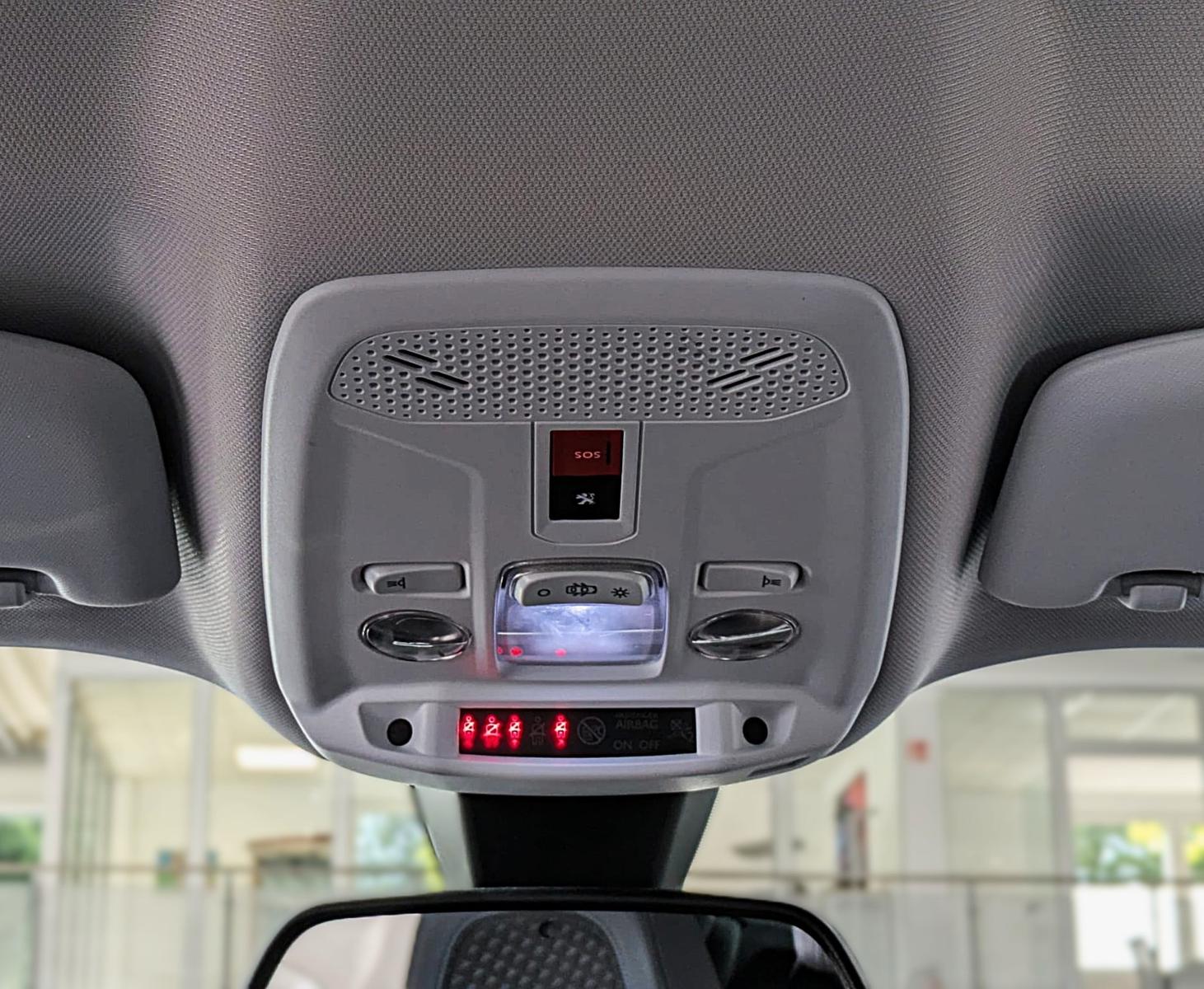 Peugeot 2008 ALLURE HDI 8G ACC 360° NAVI SHZ KEYLESS 2Hd