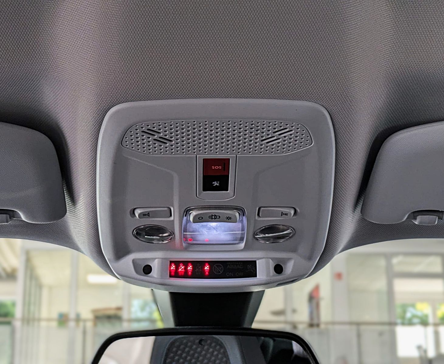 Fahrzeugabbildung Peugeot 2008 ALLURE HDI 8G ACC 360° NAVI SHZ KEYLESS 1Hd