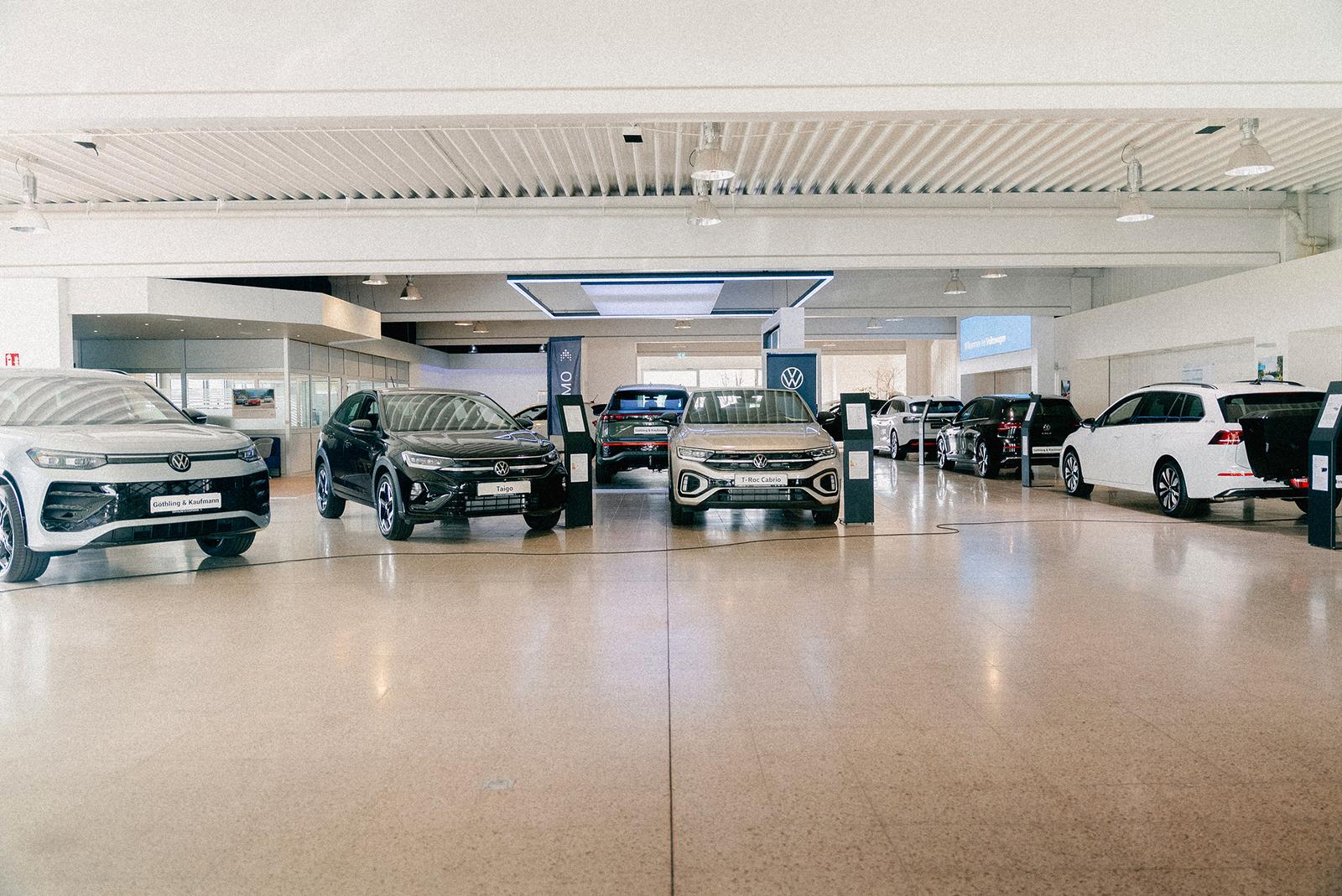 showroom-image-top