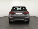 Mercedes-Benz GLA 200 Progressive LED Navi Leder DAB Totwinkel - Mercedes-Benz GLA 200 mit Benzin-Antrieb: Automatik