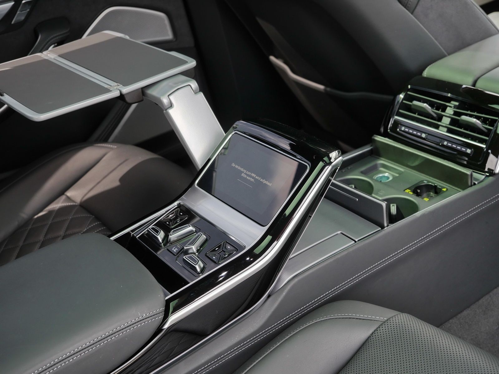 Audi A8 - Bild 18