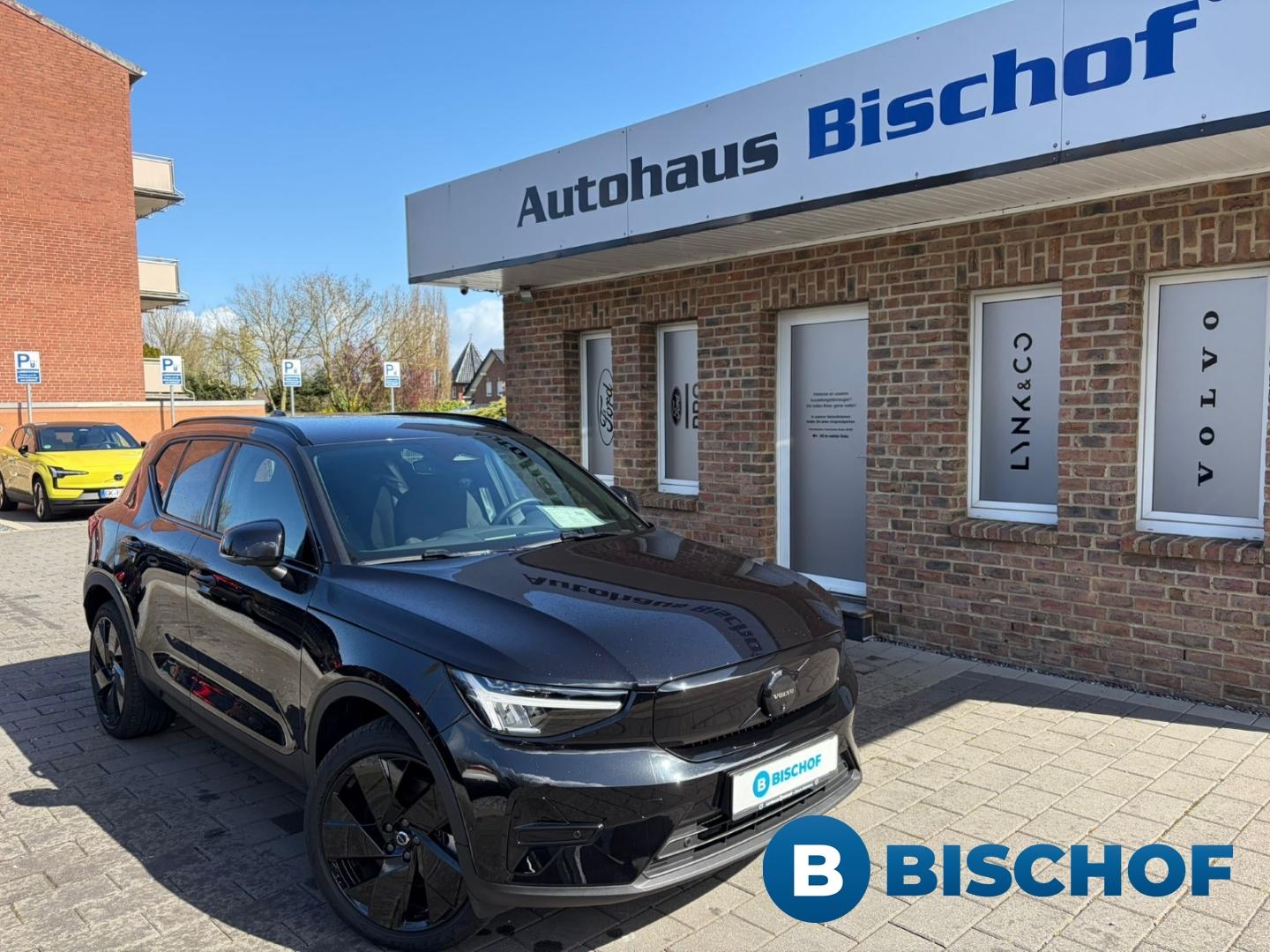 Volvo EX40 Black Edition Plus Twin Motor AWD StandHZG
