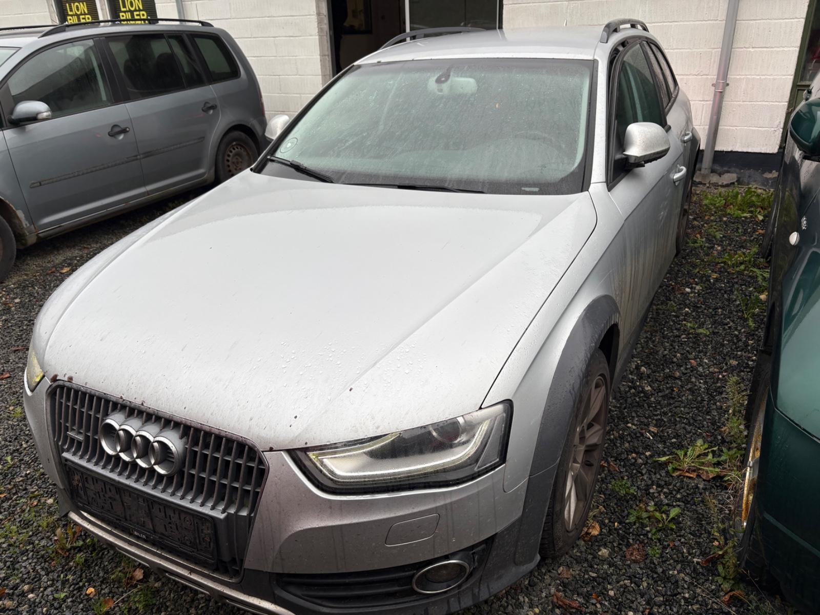 Audi A4 ALLROAD 2012 — rear view
