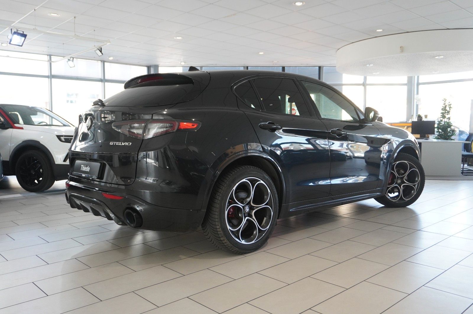 Fahrzeugabbildung Alfa Romeo Stelvio 2.2D VELOCE Q4 NAVI/LED/KAMERA/MATRIX/SH