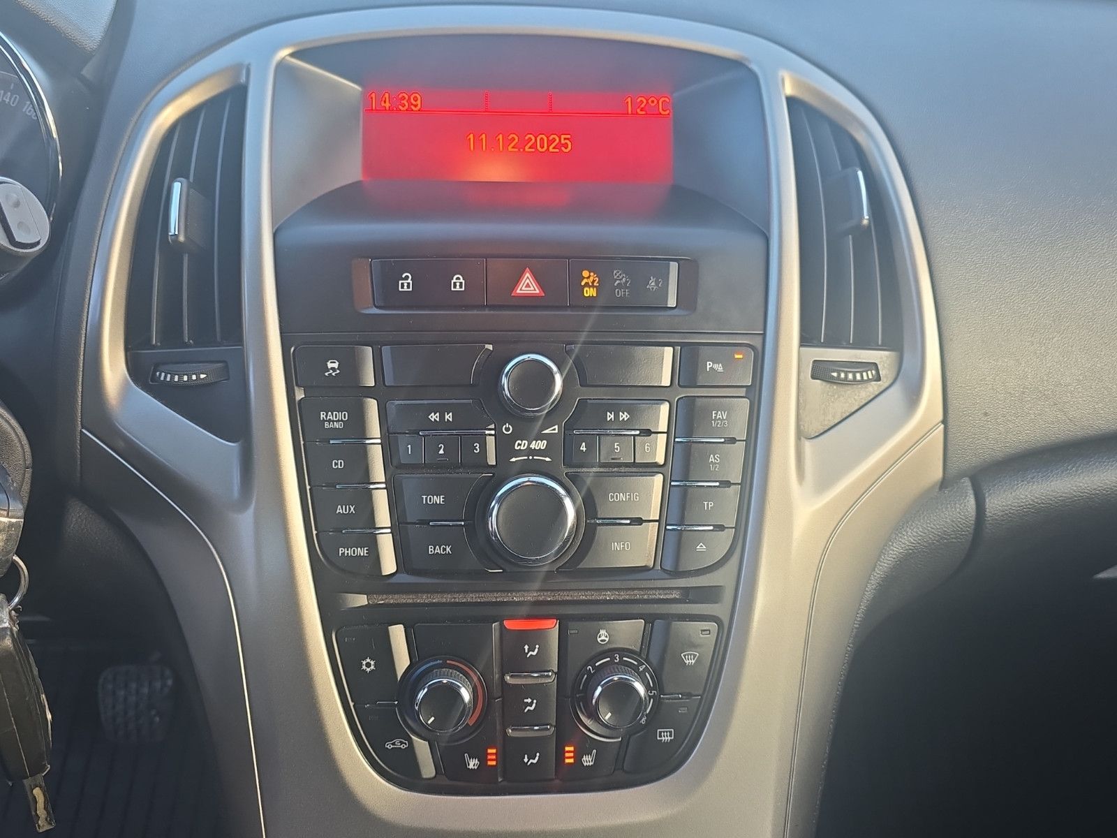 Fahrzeugabbildung Opel Astra J Edition*Klima*Tüv und Service NEU