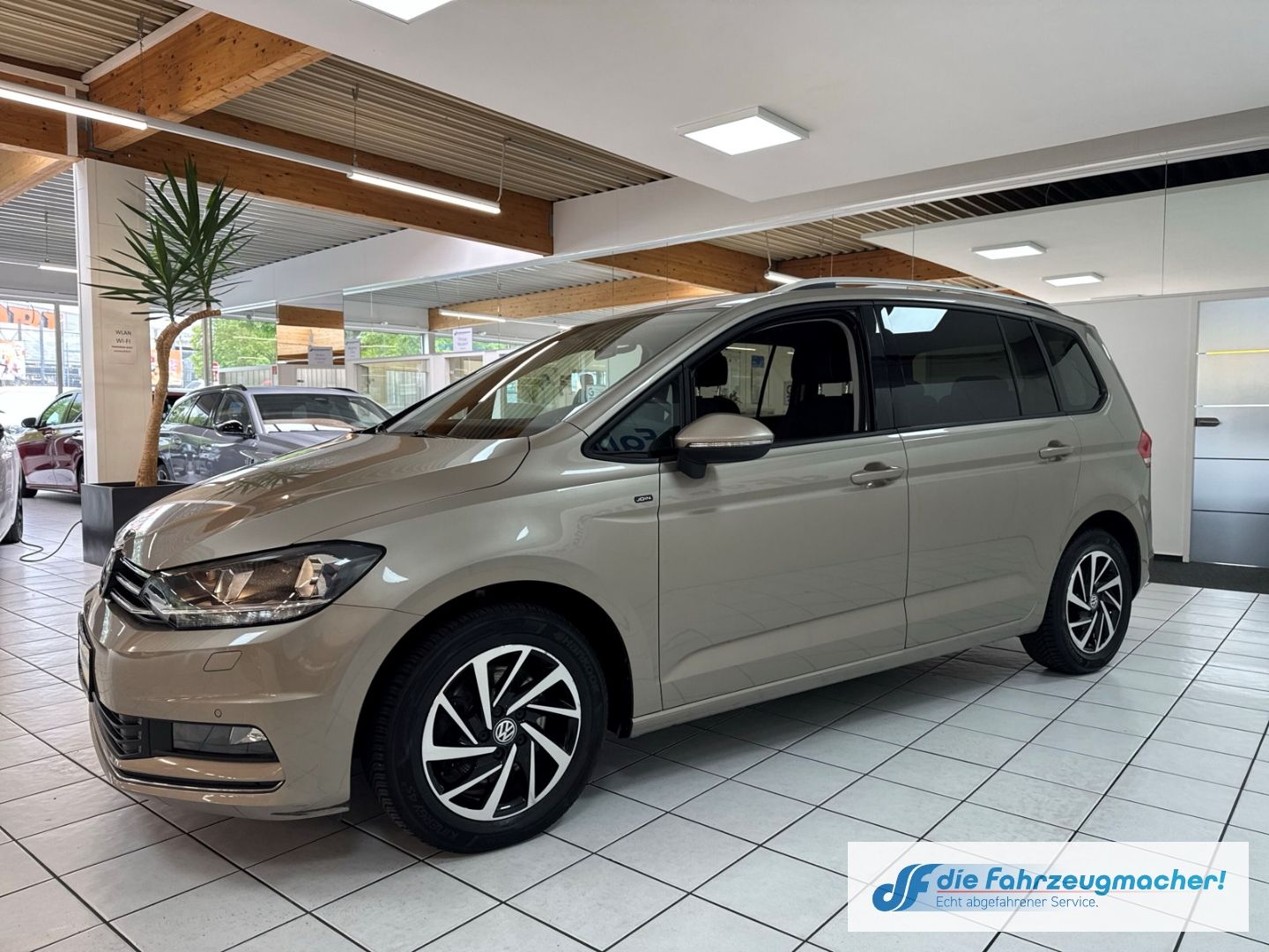 Fahrzeugabbildung Volkswagen Touran Join Start-Stopp StandHZG AHK-klappbar Na