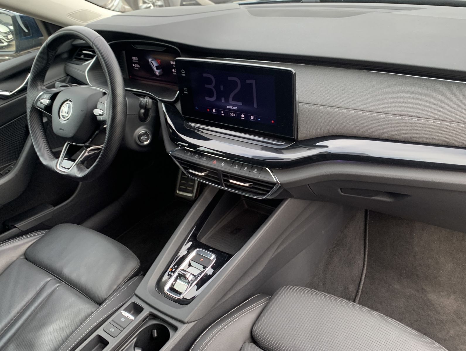 Fahrzeugabbildung SKODA Octavia 2.0 TDI*First Edition*Leder*Matrix-Beam*
