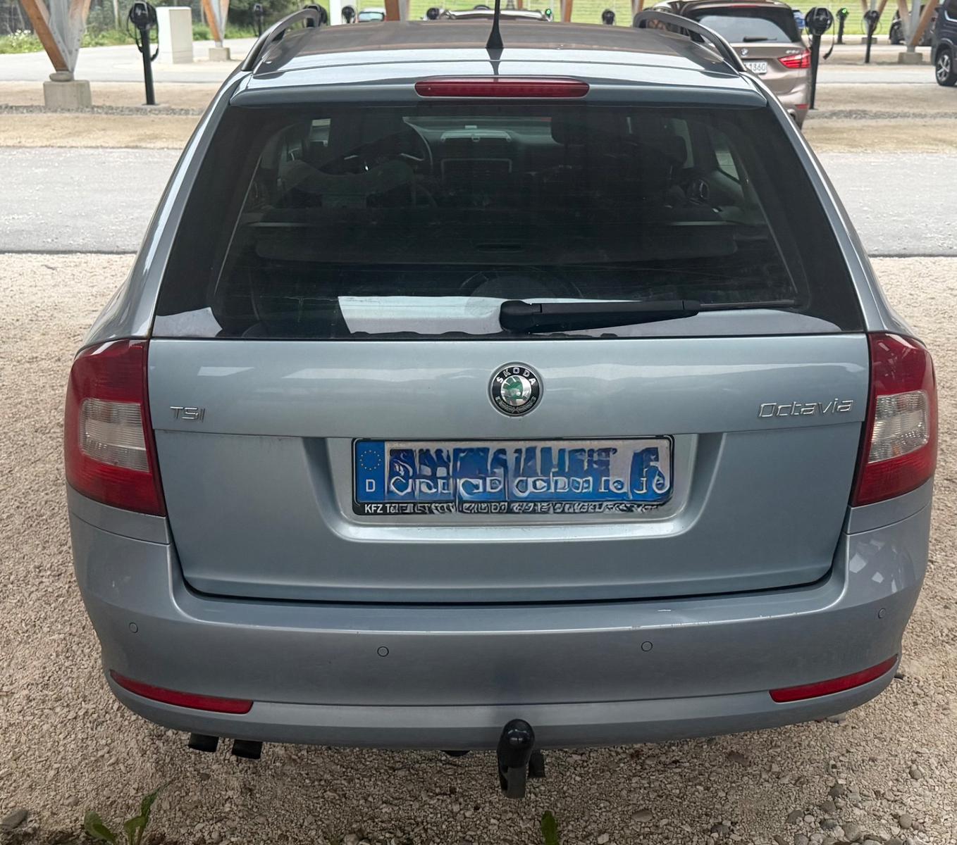 Skoda Octavia 2011 — rear view