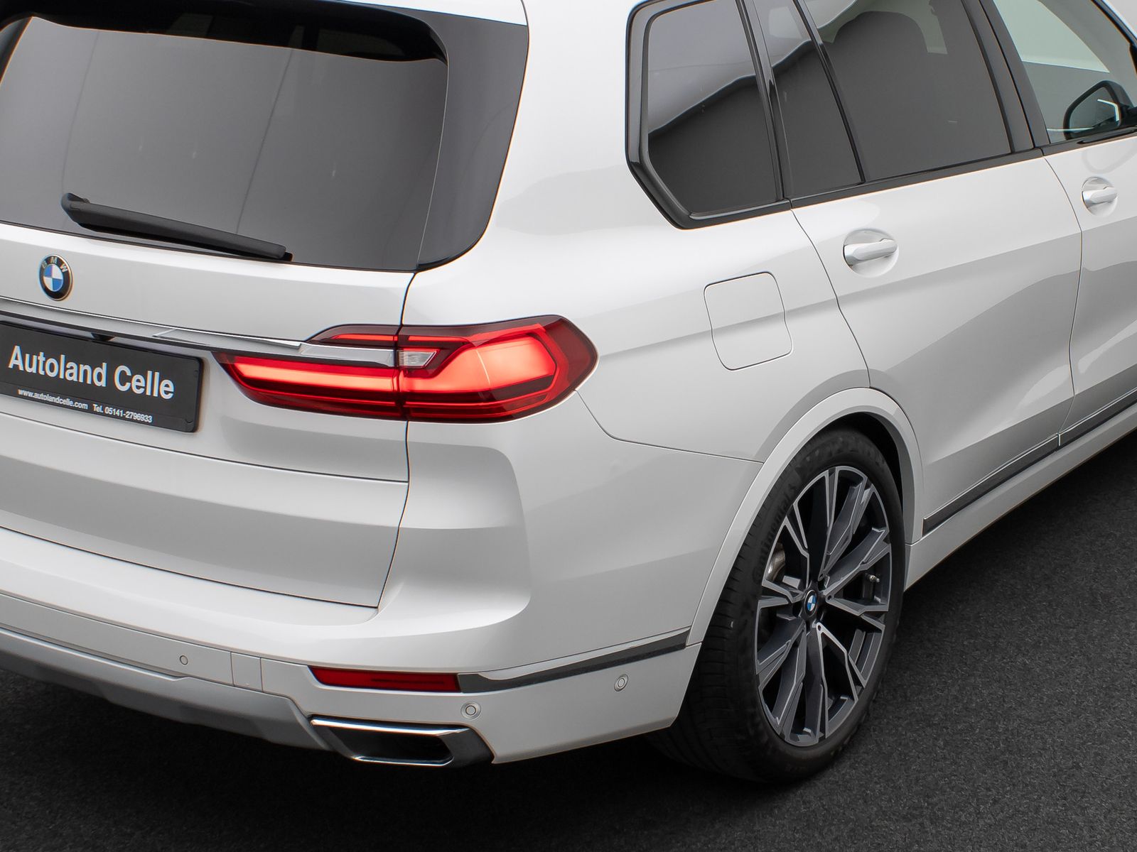 Fahrzeugabbildung BMW X7 xD40d  Panorama Kamera HUD DAB H/K SoftCl AHK