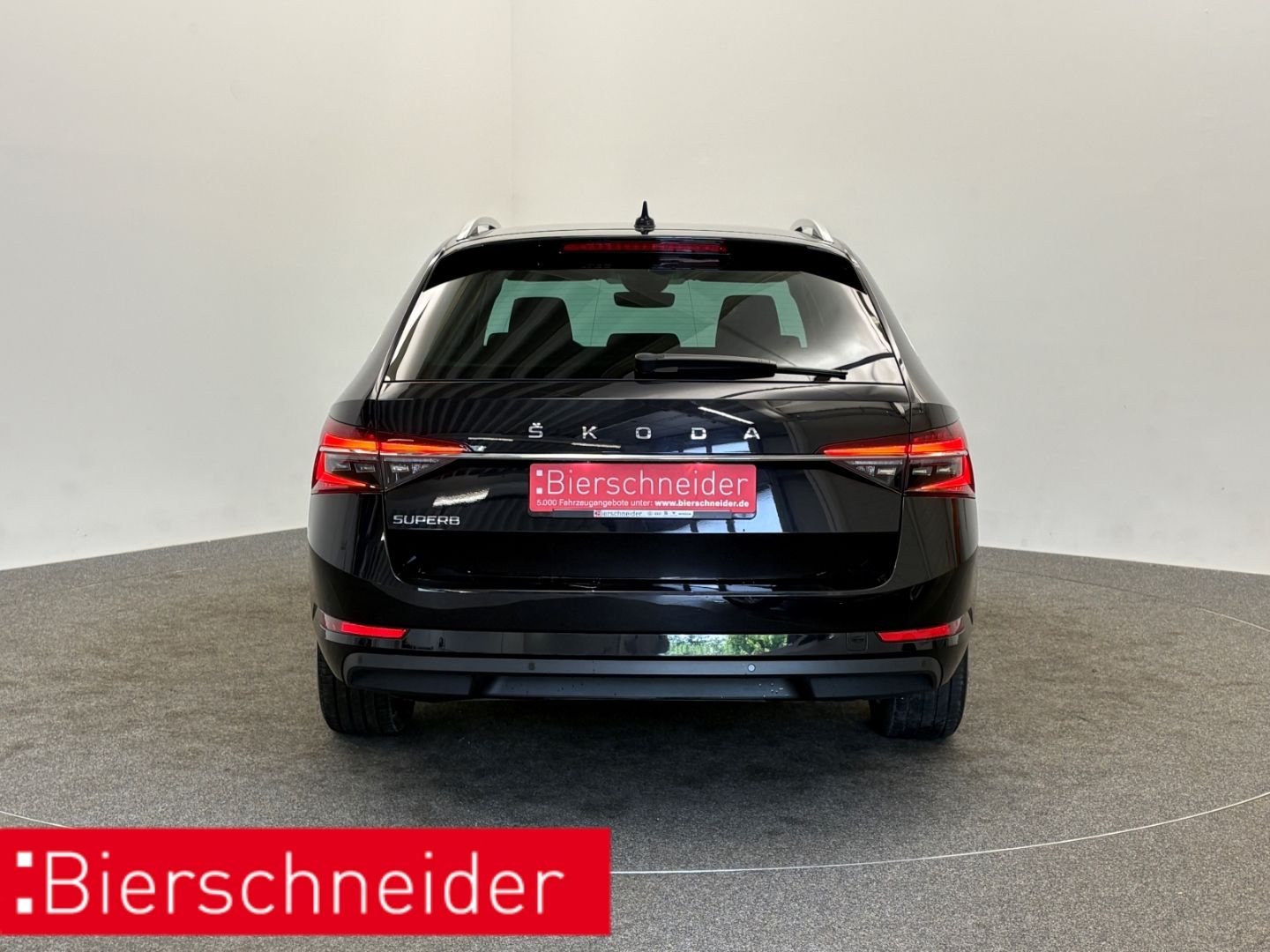 Skoda Superb Combi 2.0 TDI DSG Style MATRIX VIRTUAL AH foto 8
