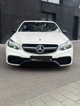 Mercedes-Benz E 63 AMG S 4MATIC AMG S - weiße Mercedes-Benz E 63 AMG
