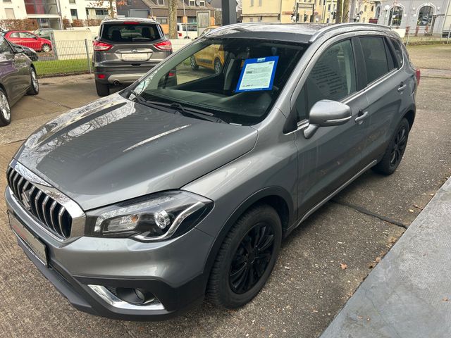Fahrzeugabbildung Suzuki SX4 Comfort+CarPlay+Navi+LED+Kamera+SHZ+BT+LM+WR