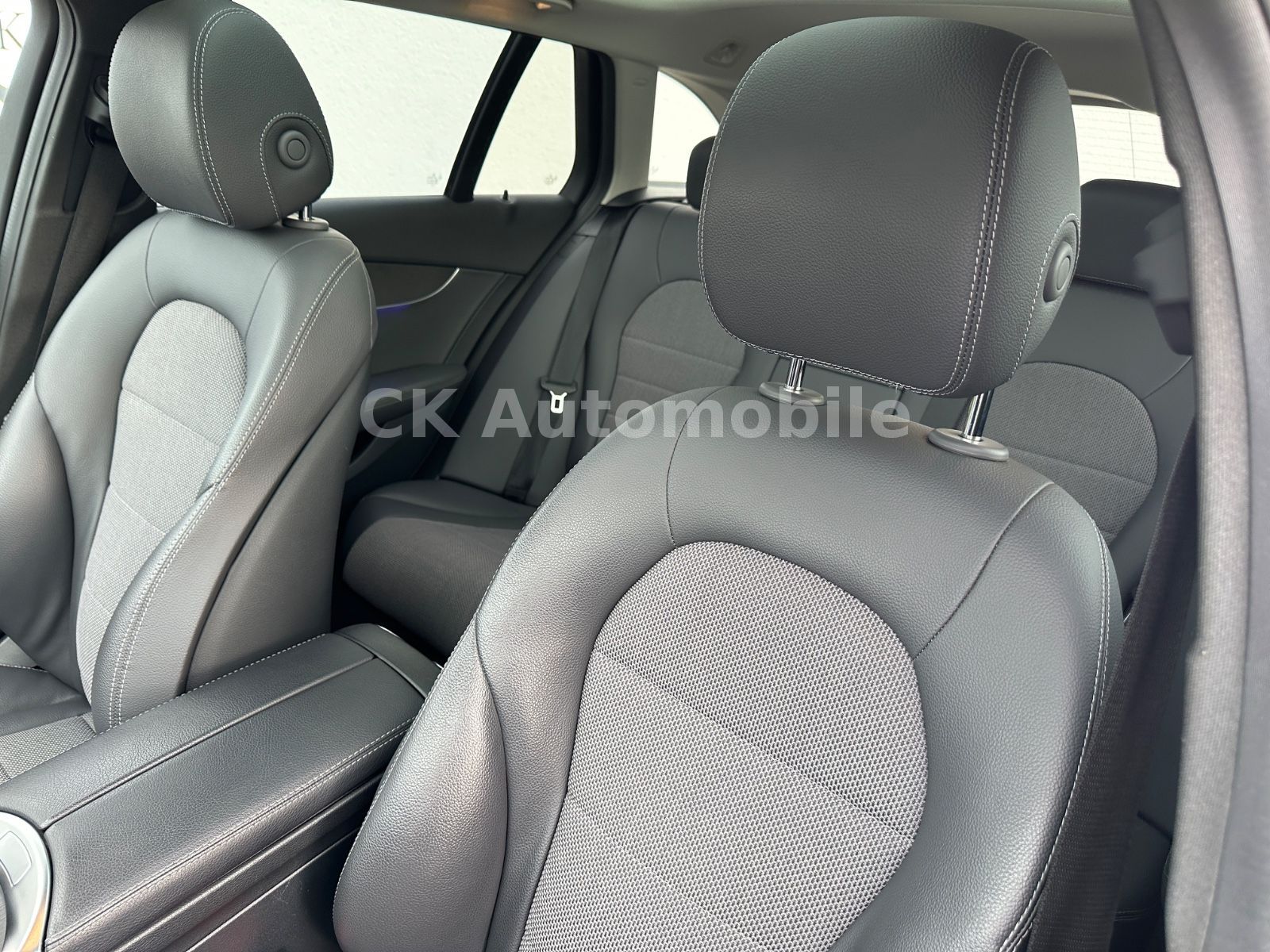 Fahrzeugabbildung Mercedes-Benz C300d T 4Matic Avantgarde/Burmeste/Navi/LED/360°