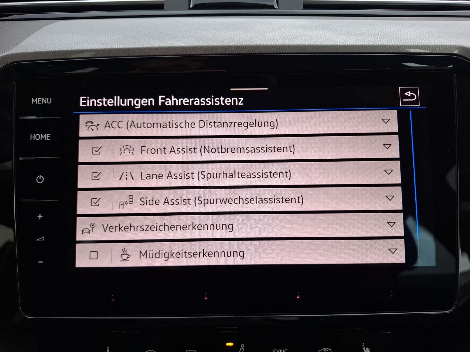 Fahrzeugabbildung Volkswagen Passat Variant TDI Business DSG 4M Standhzg. Mat