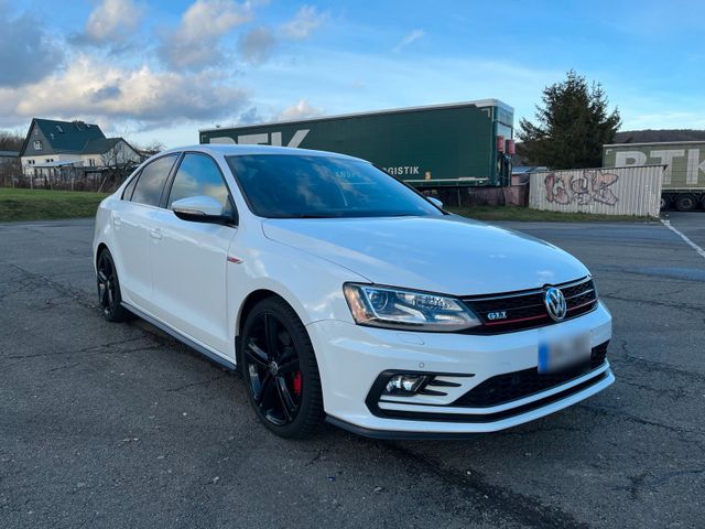 Volkswagen VW Jetta GLI 2.0 TSI MK6