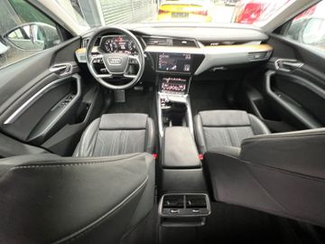 Audi Q8 e-tron - 10