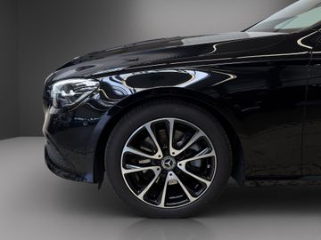 Mercedes E 200 - 4