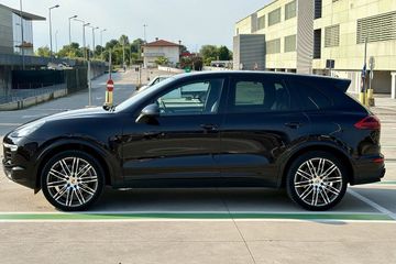 Porsche Cayenne - 8