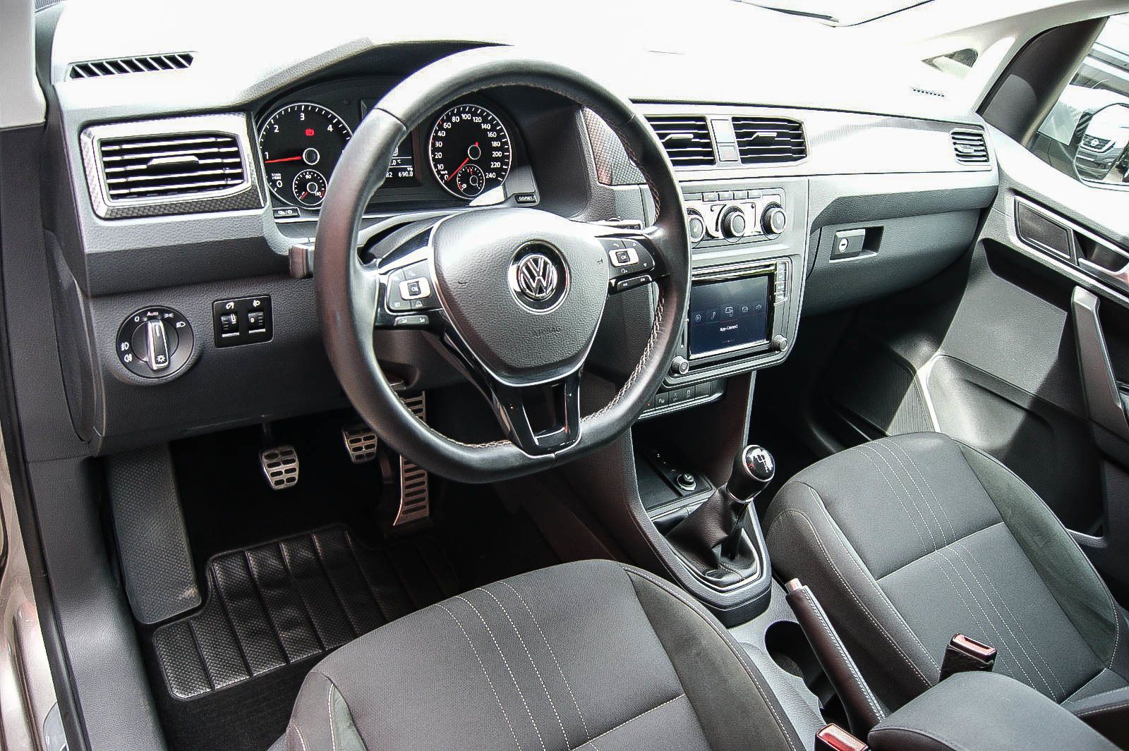 Fahrzeugabbildung Volkswagen Caddy 2.0 TDI 4MOTION Alltrack Bi-XENON PLA Allt