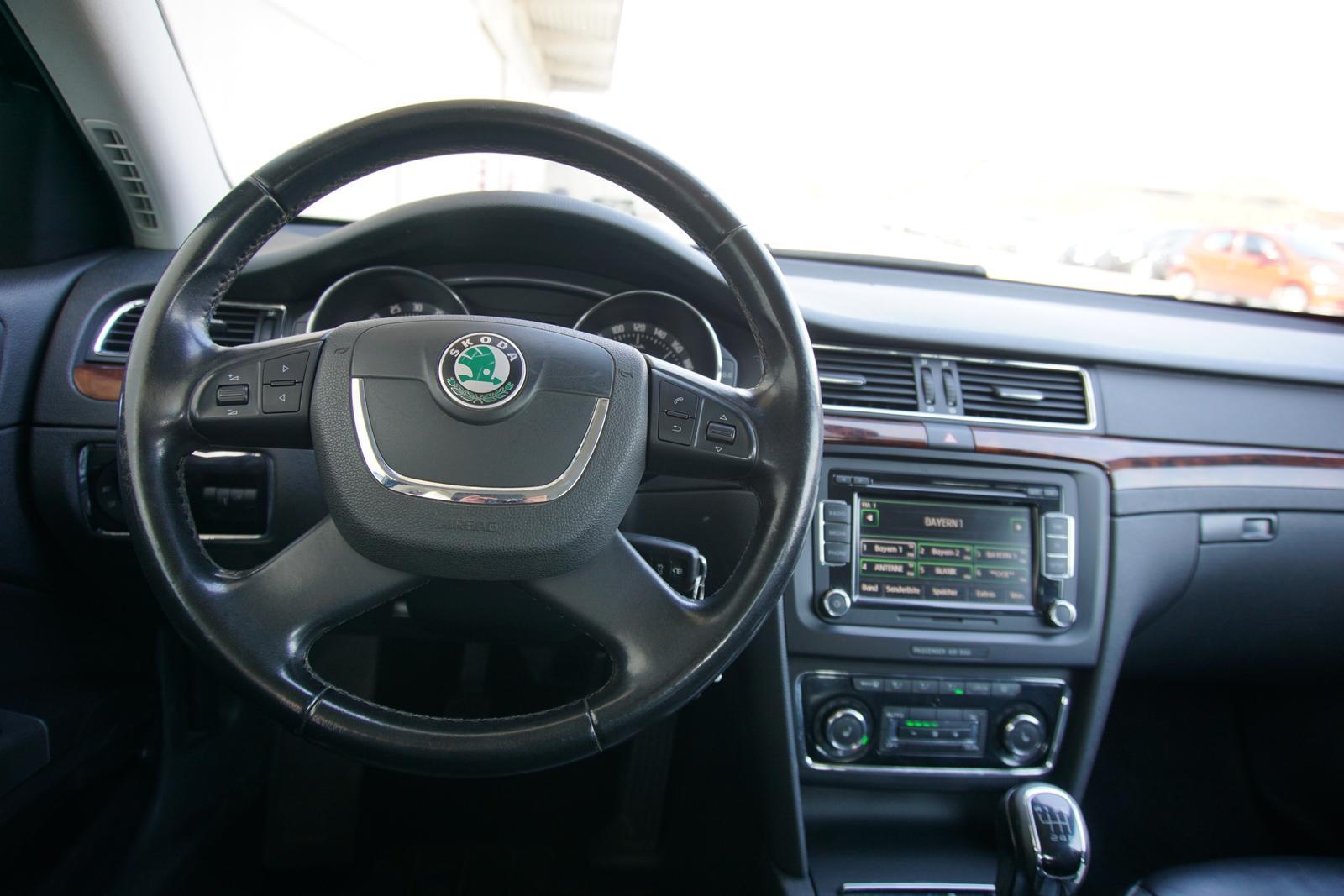 Skoda Superb 2010 — photo 7