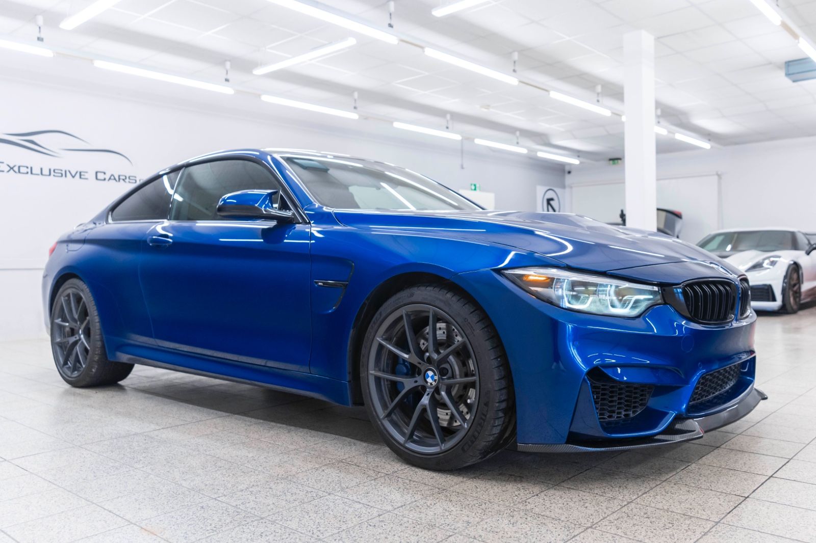 Fahrzeugabbildung BMW M4 CS Head UP LED NAV KAM PDC DKG