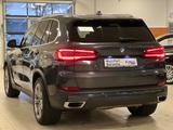 BMW X5 xDrive 30d SAG/Park&DriveAss/AHK/Panor/KeyLes - BMW X5: Xdrive