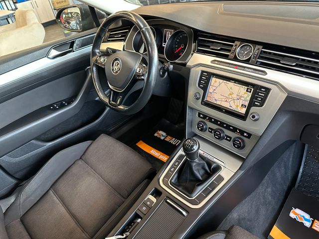MYAUTOCENTER – Gebraucht- und Jahreswagen mit Werkstattservice in Pfaffenhofen Volkswagen Passat Variant Comfortline *4Motion*Kamera*AHK*