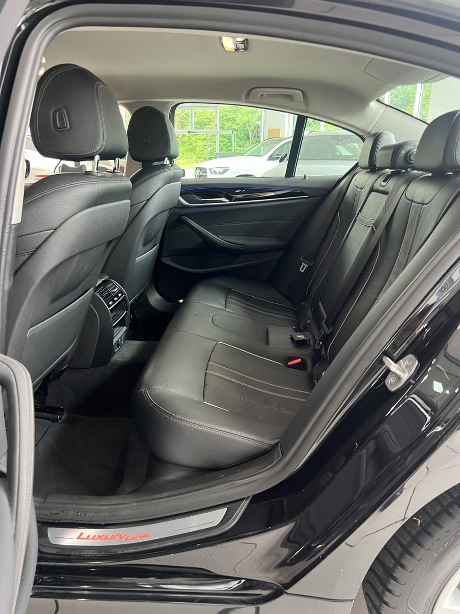 Fahrzeugabbildung BMW 520 d Lim. Luxury Line