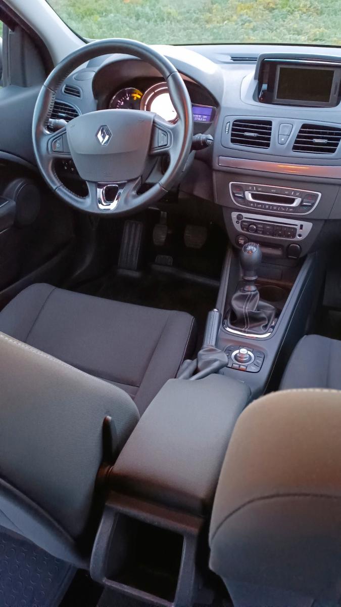 Renault Megane 2015 — фото 7