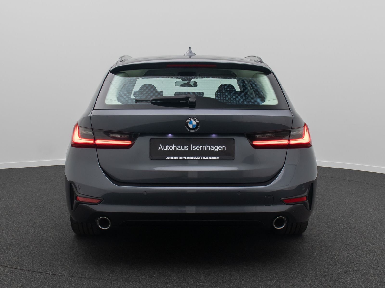 Fahrzeugabbildung BMW 320i Sport Line Alarm DAB FernlichtAss PDC LED