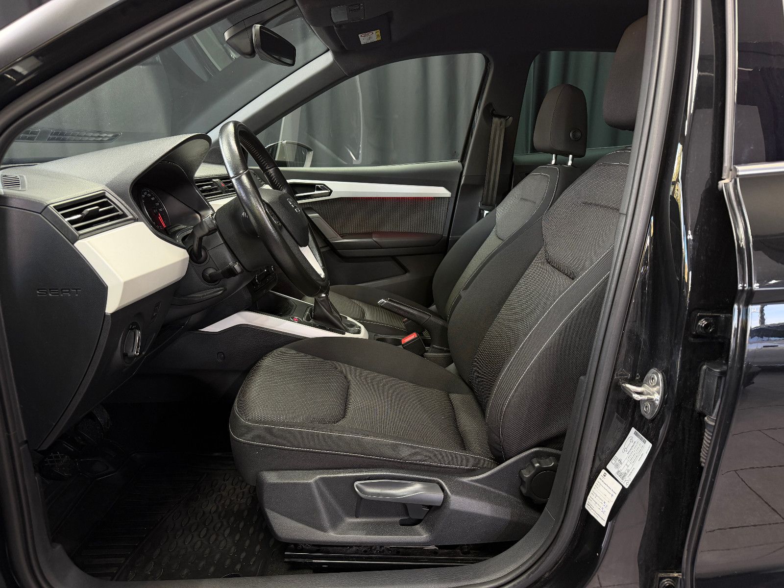 Fahrzeugabbildung SEAT Arona Xcellence|PDC|NAVI|ACC|LED
