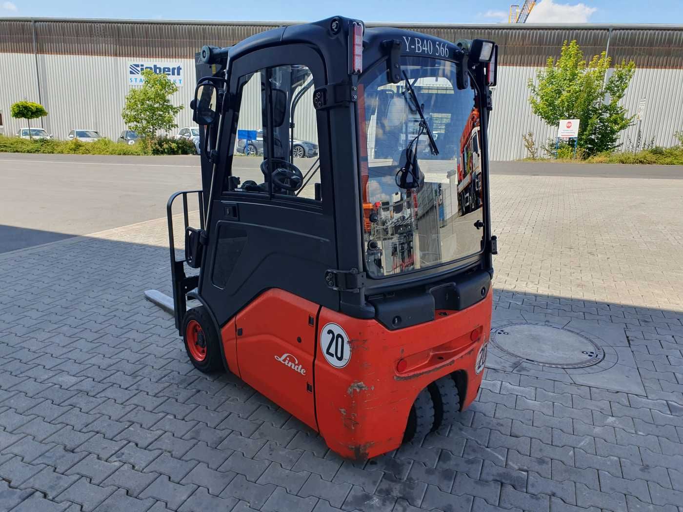 Fahrzeugabbildung Linde E14 - 01 / Triplex: 4.00m! / SS / nur 3.405h!