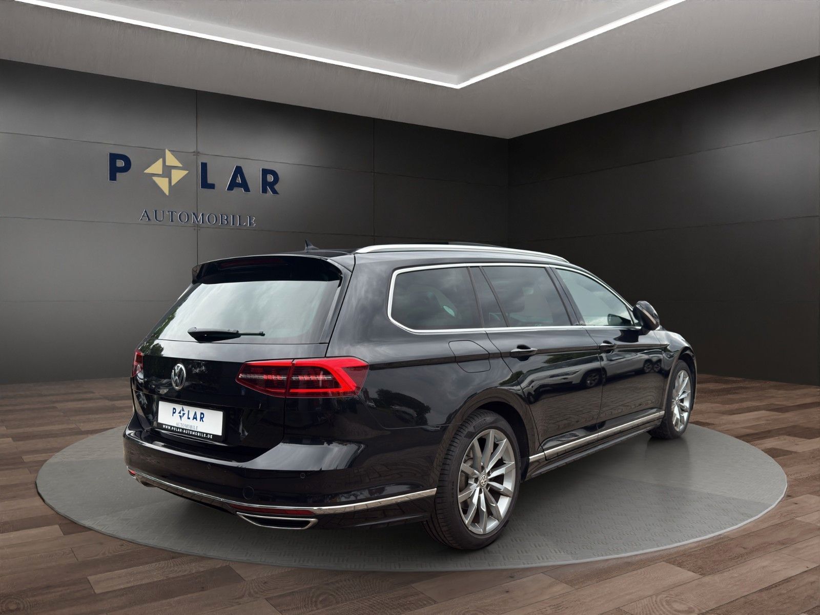 Fahrzeugabbildung Volkswagen Passat Variant *R-Line*Pano*DYNAUDIO*Virt.Cock*
