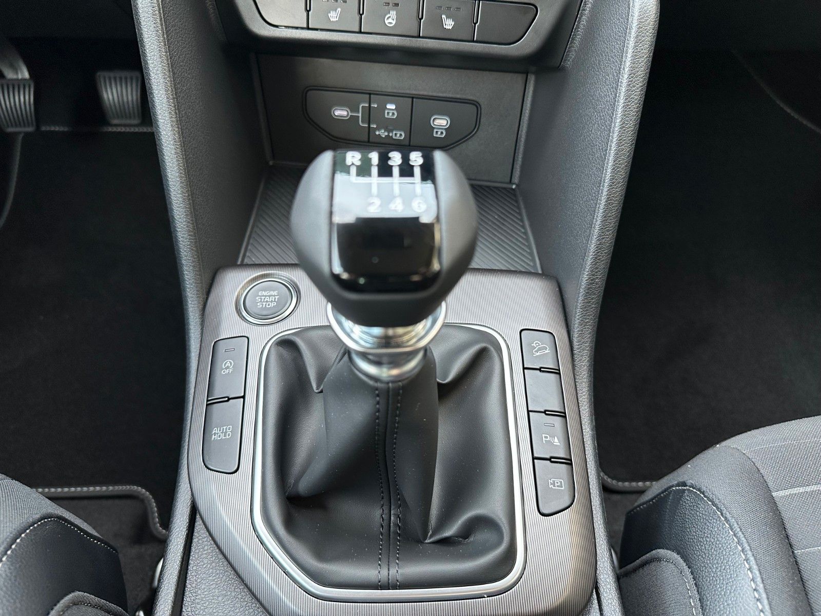 Fahrzeugabbildung Kia Sportage 1.6T 2WD VISION KOM MT