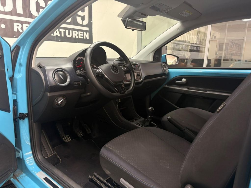 VW up! United ISOFIX KLIMAA 8-FACH DAB SPURHALTEASS VW up! United ISOFIX KLIMAA 8-FACH DAB SPURHALTEASS