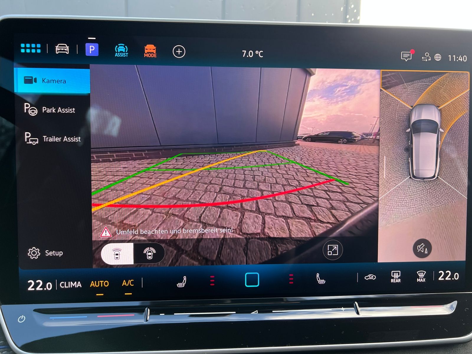 Fahrzeugabbildung Volkswagen Tiguan R-Line 1.5 eTSI DSG *AHK, ACC, IQ.Light,