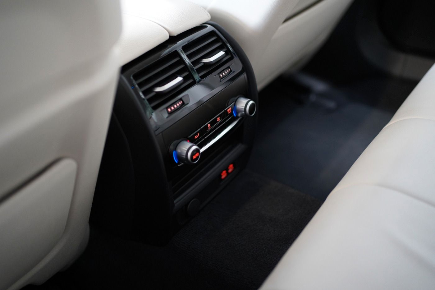 Fahrzeugabbildung BMW 530i xDrive Luxury Line +Komfortsitze+Laserlicht