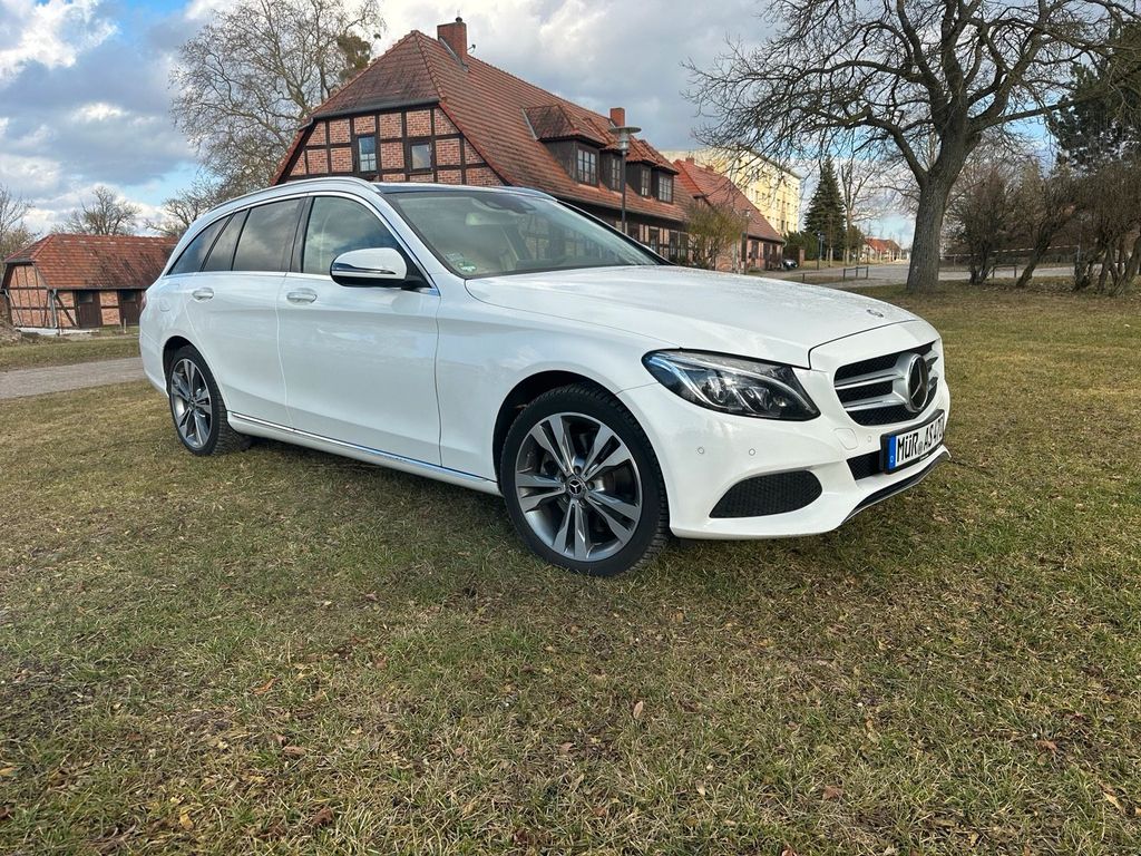 Image of Mercedes-Benz C 220
