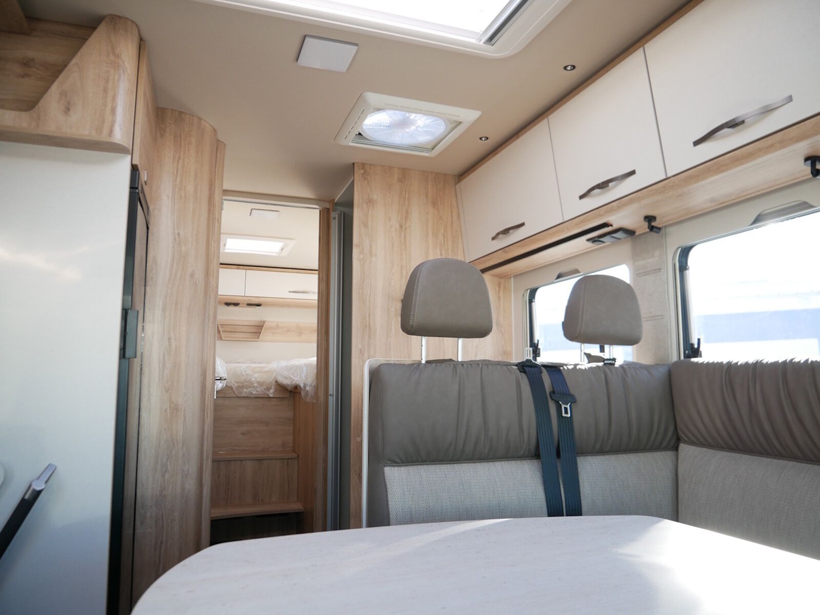 Fahrzeugabbildung Eura Mobil Integra Line IL 720 EB SAT, SOLAR, LUFTFEDERUNG