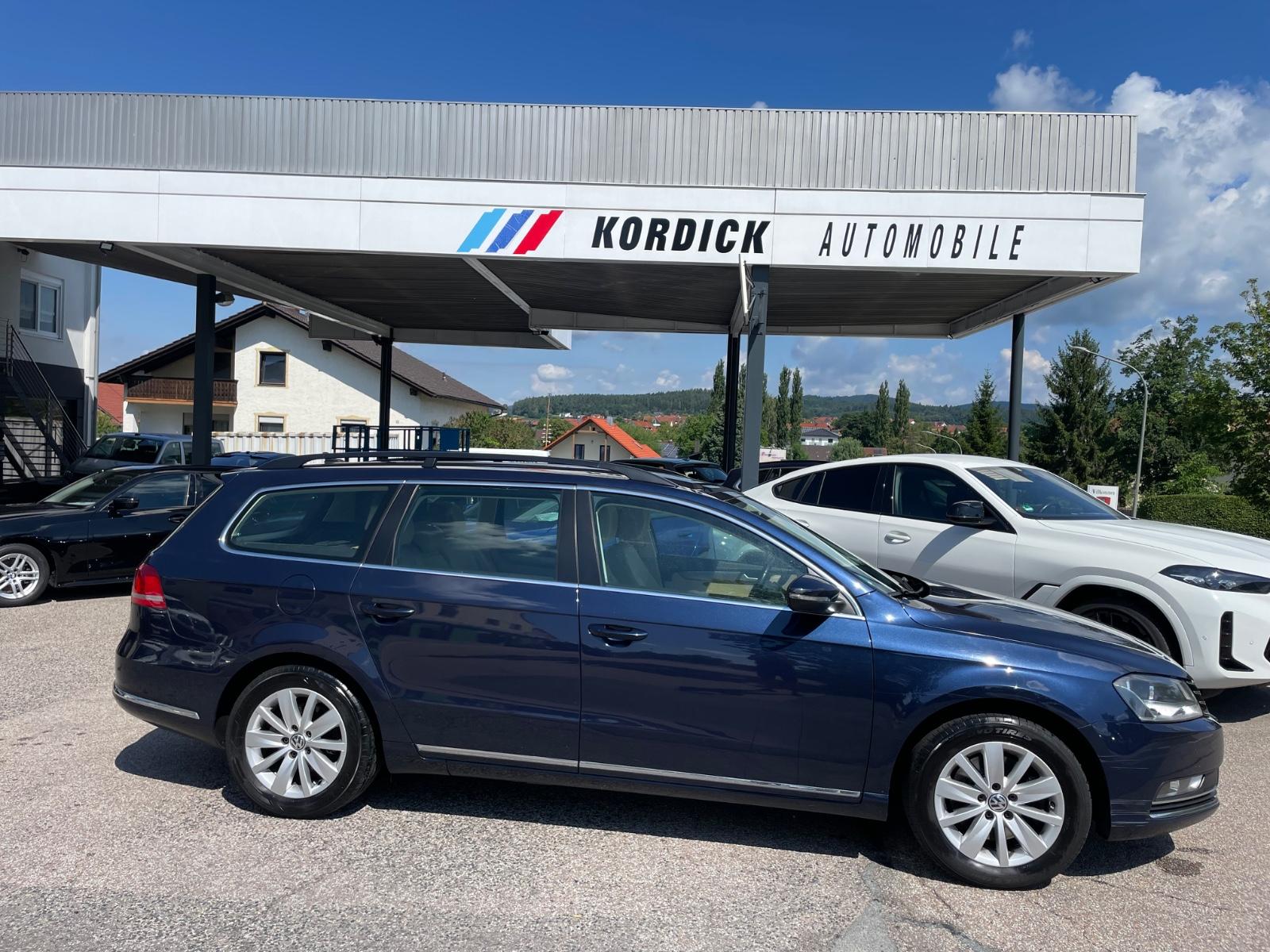 Volkswagen Passat 2014 — rear view