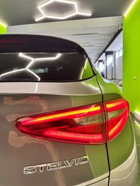 Alfa-Romeo Stelvio - 10