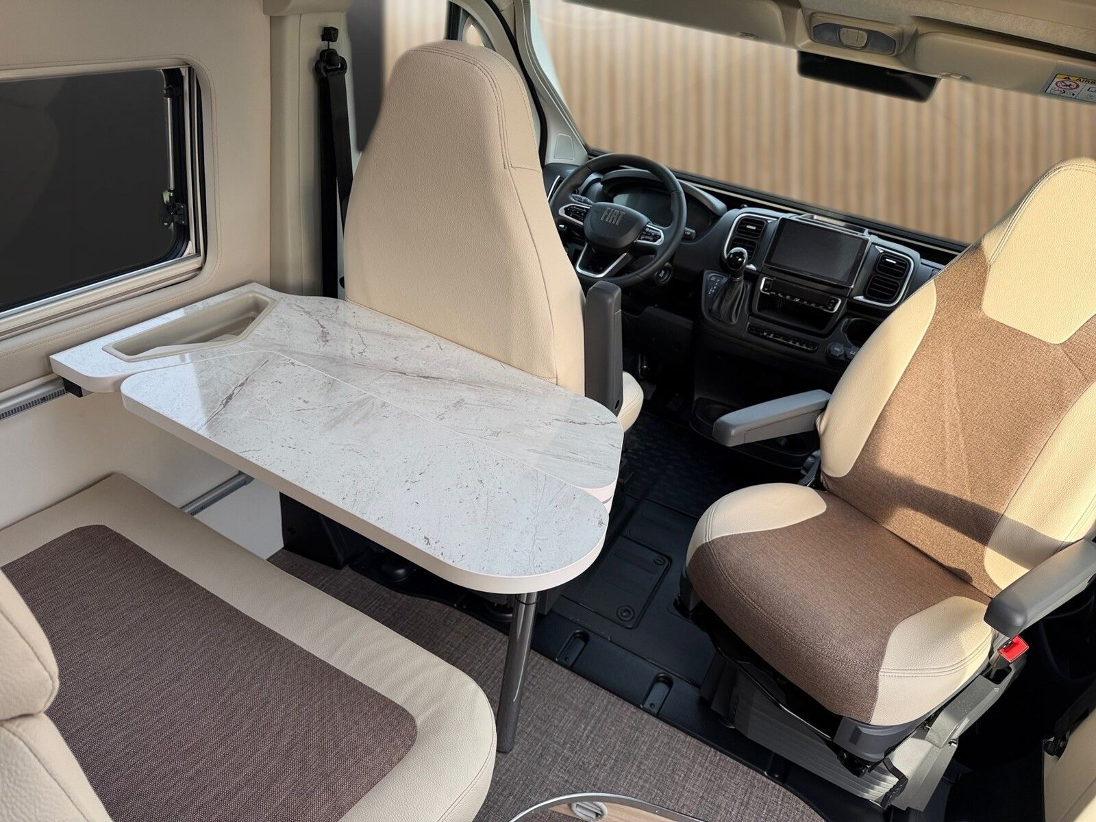 Fahrzeugabbildung Eura Mobil Van V 635 EB Automatik, Klimaauto., Solar, RFK