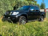 Nissan Navara Pickup Double Cab LE V6 4X4*Standheizung* - Nissan Navara: Leder, Navigationssystem