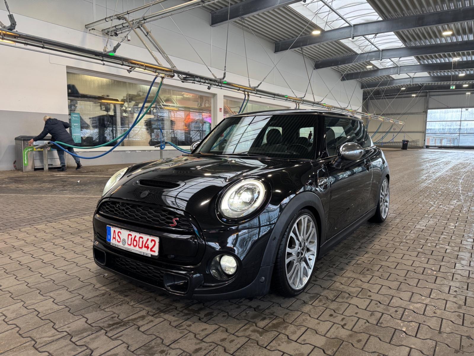MINI COOPER_SD AUT.Led Navi Harman/Kardon JCW Paket