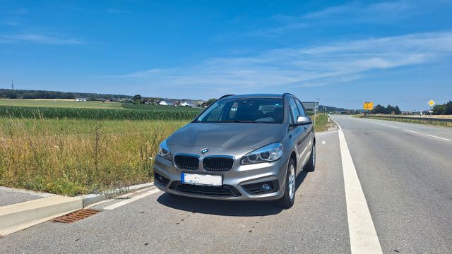 BMW 218 Active Tourer 218i - LED NAVI Tempomat