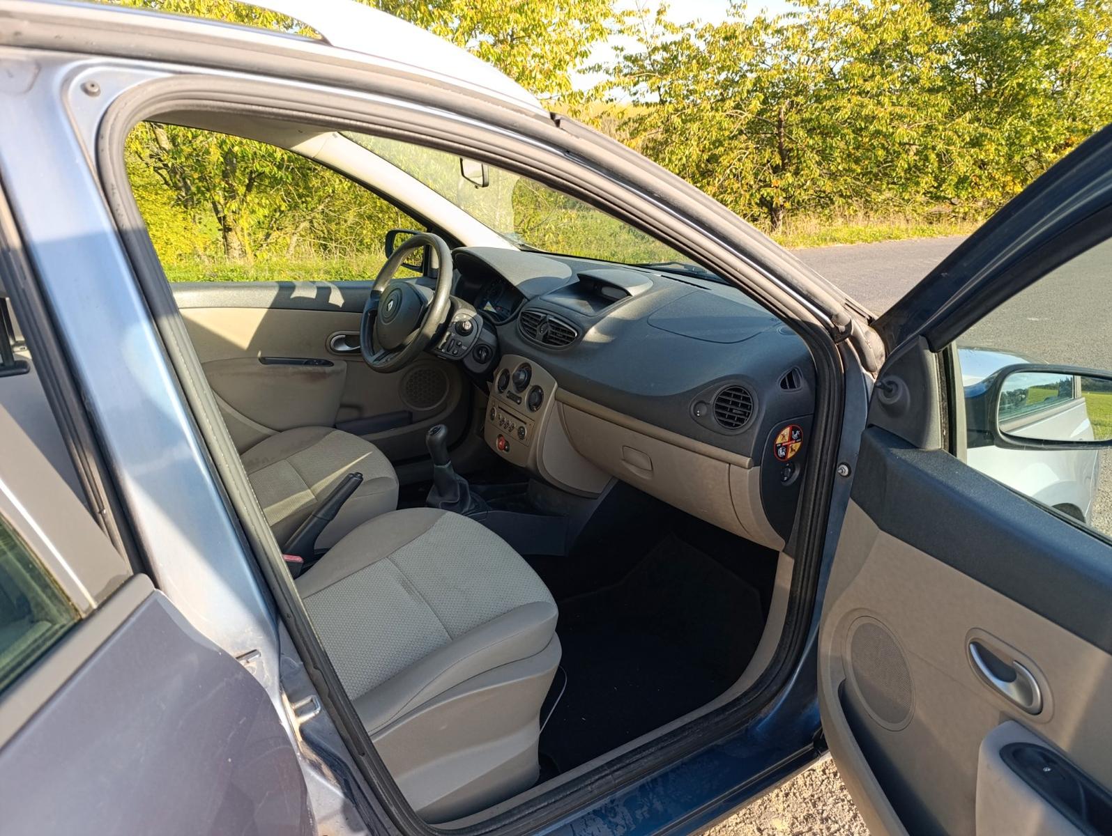 Renault Clio 2009 — photo 8