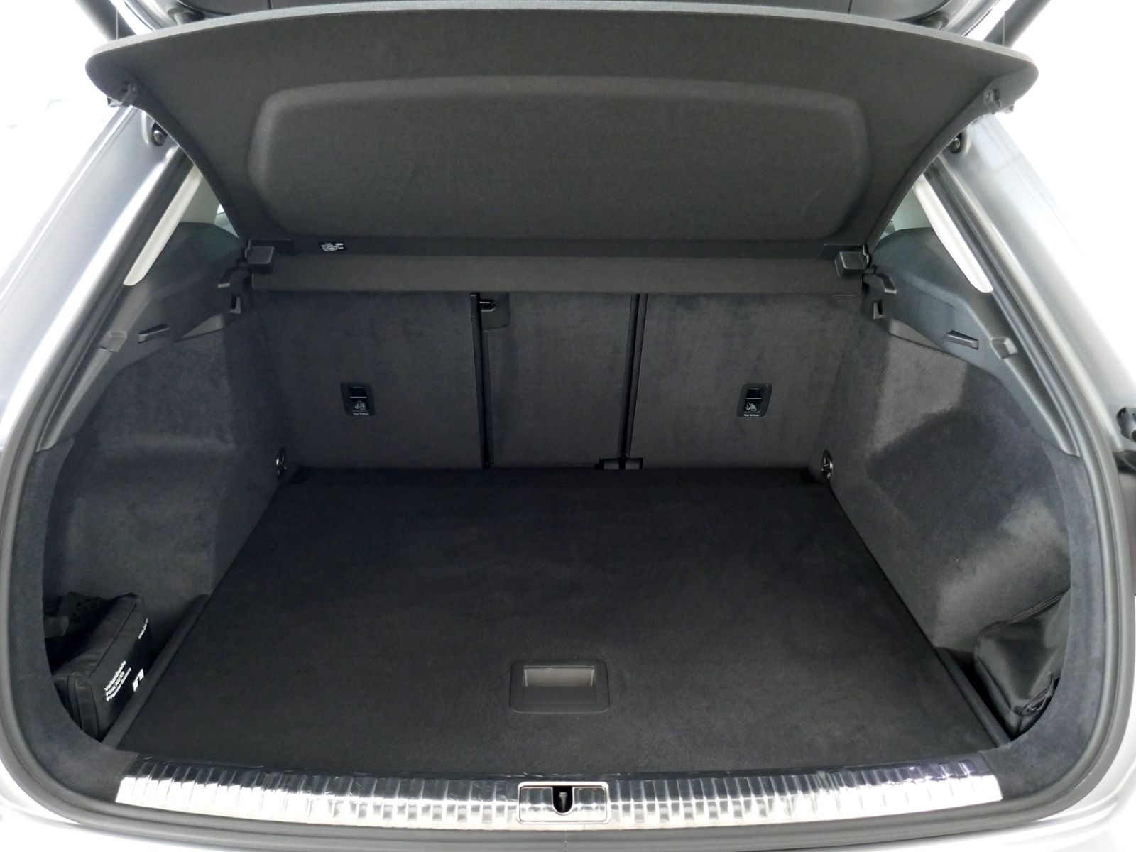 Fahrzeugabbildung Audi Q3 35 Advanced 2.0 TDI S-tronic | LED AHK RFK