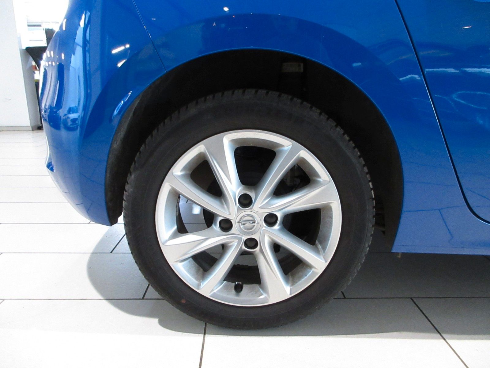 Fahrzeugabbildung Opel Corsa 1.2 T Elegance LED/NAVI/PDC/ALU/TEMPO