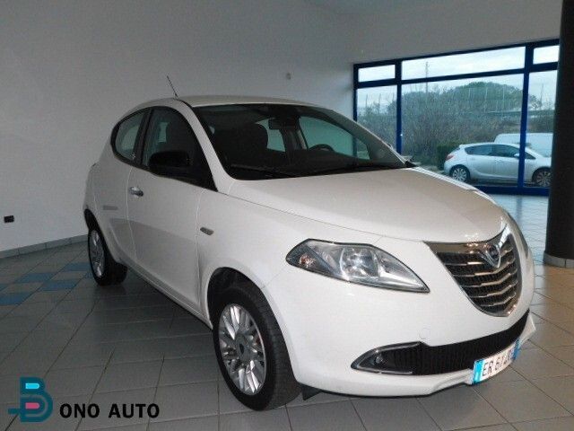 Lancia Ypsilon 0.9 TwinAir 85 CV 5 porte Metano 